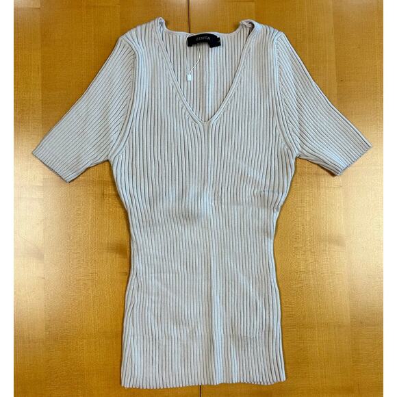 ZESICA NWT Beige Ribbed Knit V-Neck Short Sleeve Slim Fit Top Sz L - Picture 3 of 10